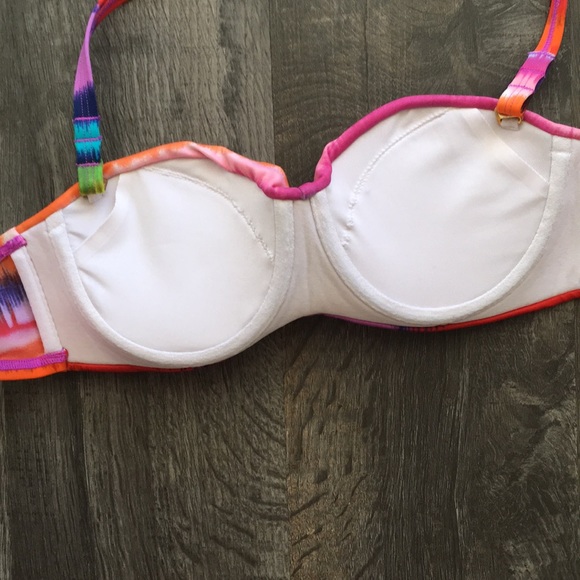 💋 Twist Bandeau VS - Picture 2 of 4